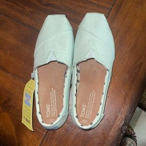 Toms